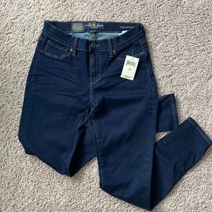 Lucky Brand - Brooke Legging Jean, Mid-rise slim fit.